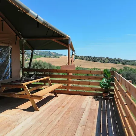 Glamping & Il Villaggio Del Re アパート *