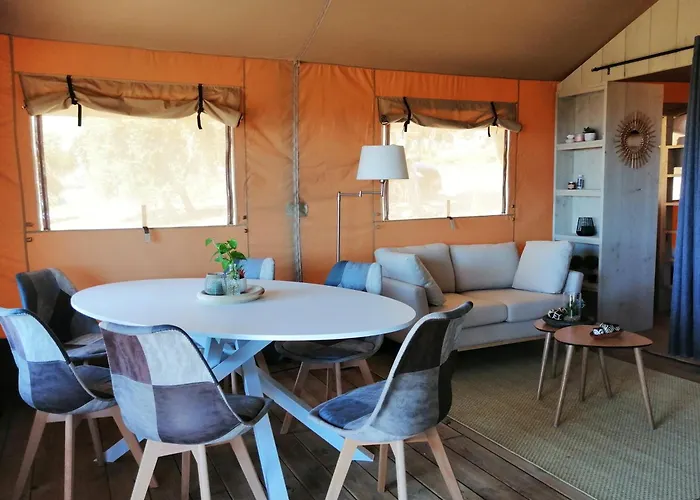 Glamping & Il Villaggio Del Re Коррополи